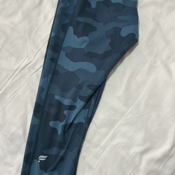 Navy blue camo Fabletics leggings - Picture 10 of 10